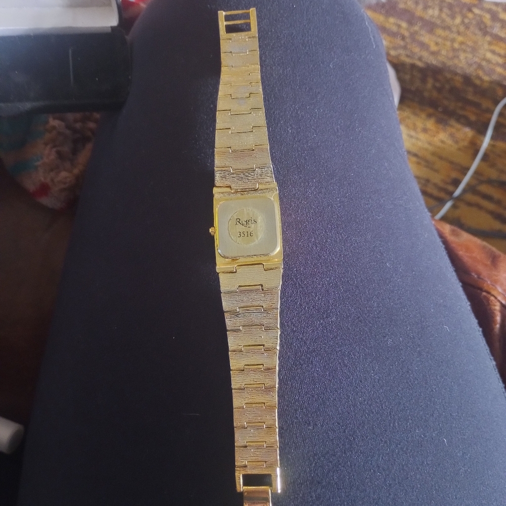 Gold Textured Watch - Picture 2 of 7